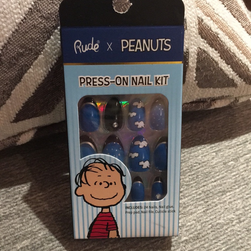 Peanuts Press-On Nail Kit by Rude Cosmetics NEW - Linus